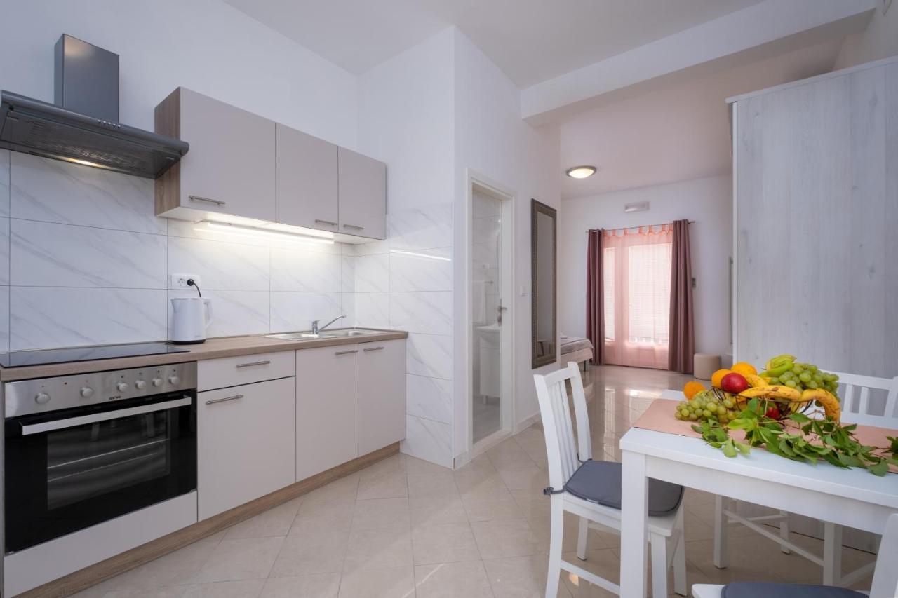 Studio Apartment Brigita Mlini Exteriör bild